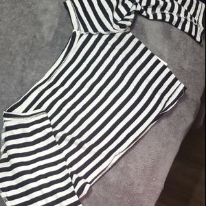 Forever 21 Off the Shoulder 3/4 Sleeve Crop - M